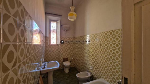 Prestigiosa villa storica in zona ospedale ? fano
questa splendida villa d'epoca, situata a fano in una posizione privilegiata tra via cesare rossi e - Foto 7