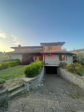 Villa bifamiliare - Rif. 2665