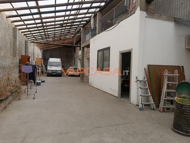 LABORATORIO CON APPARTAMENTO