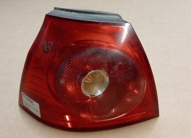 FANALE POST. EST. SX 999-U1298096 Parti elettriche  Fanaleria  Fanali  Fanale post. sx. VOLKSWAGEN - GOLF 5 - 01-11-2003 - 01-11-2008