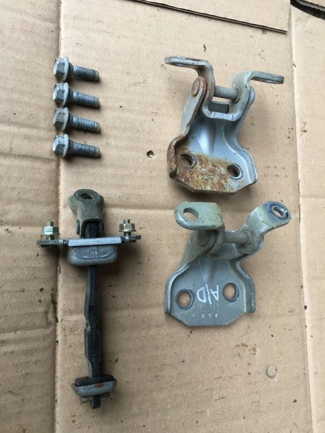 Cerniere Complete Porta Anteriore DESTRA / DX Subaru Forester 1999