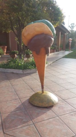 Gelato in fiberglass: Insegna cono gelato per esterno. Disponibile a GROSSETO - Foto 2