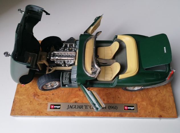 Burago JAGUAR "E" CABRIOLET (1961) verde, modellino statico metallo scala 1:18 - Foto 6