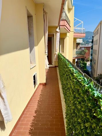 Alassio, alloggio quarto piano con ascensore comodo al mare e ai servizi - Foto 2