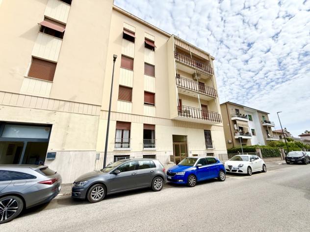 APPARTAMENTO di 4 vani e di 100 mq (GROSSETO - Grosseto) rif. CI.572B