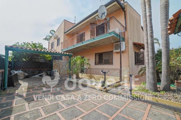 Villa di 175 m² con 5 locali e posto auto in vendita a San Giovanni la Punta