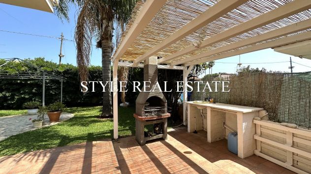 Villa con piscina e giardino in zona Fontane Bianche, Siracusa - Foto 2