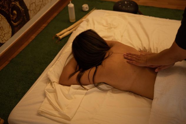 Il massaggio Tantra per rivitalizzare le energie Tel:3773865991