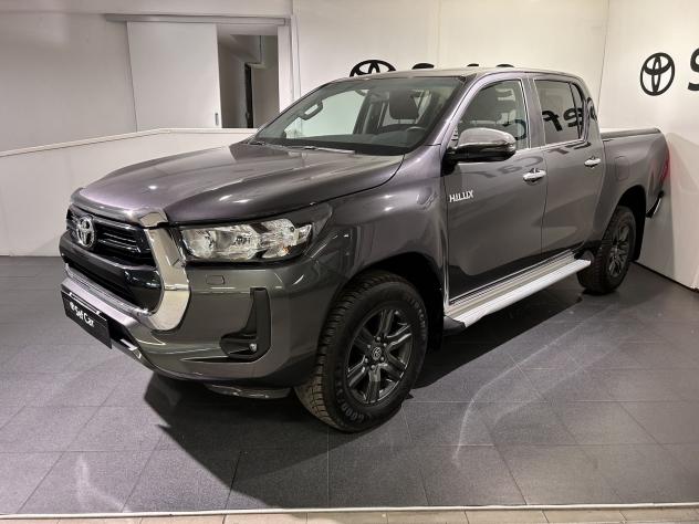 ToyotaOfficial Hilux Hilux Double Cab 2.4 D-4D 4X4 150 CV Lounge + IVA DA AGGIUNGERE