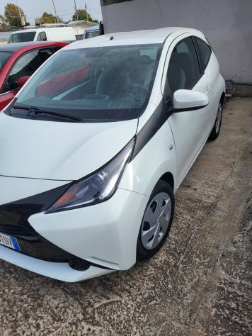 Toyota Aygo 1.0 VVT-i 3 porte x-cool - Foto 2