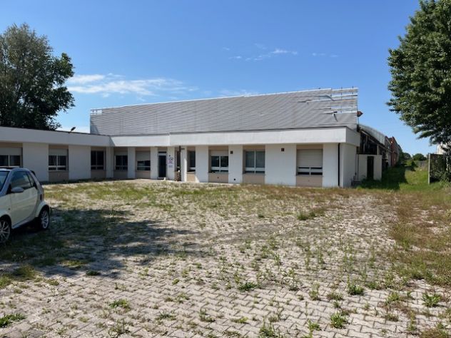 Remanzacco-lotti di capannoni