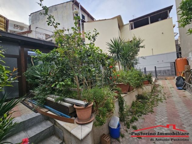 Reggio Campi - Casa indipendente su 2 livelli con terrazza,giardino e dependance
