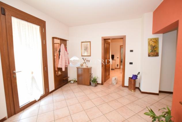 CASA INDIPENDENTE di 11 vani e di 220 mq (VOLPAGO DEL MONTELLO) rif. SW130_3 - Foto 8