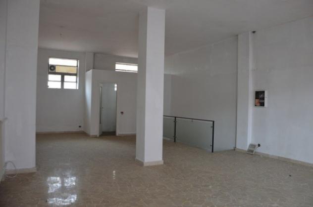 Immobile di 120 m² con 1 locale in affitto a Gallarate - Foto 9