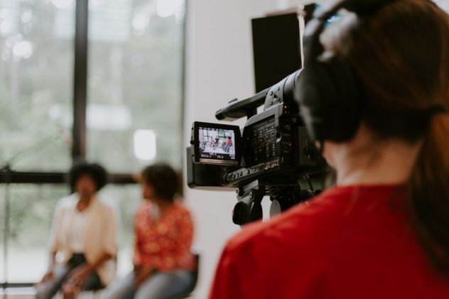 CASTING PER SERIE TV SI CERCANO NUOVI ASPIRANTI PERSONAGGI UOMINI E DONNE