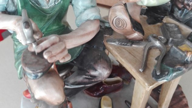 porcellana gruppo " Lavoranti vecchi mestieri" - Foto 5