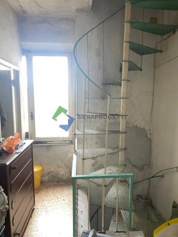 Viale Mazzini, grande appartamento con ingresso al piano terreno con posto auto e terrazzo esclusivo. . - Foto 17