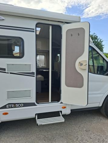 CAMPER ETRUSCO FORD SEMINTEGRALE DINETTE LETTO MATRIMONIALE GARAGE CLIMATIZZATORE FOTOVOLTAICO CAMPEGGIO USATI GENERALI 1649 - Foto 5