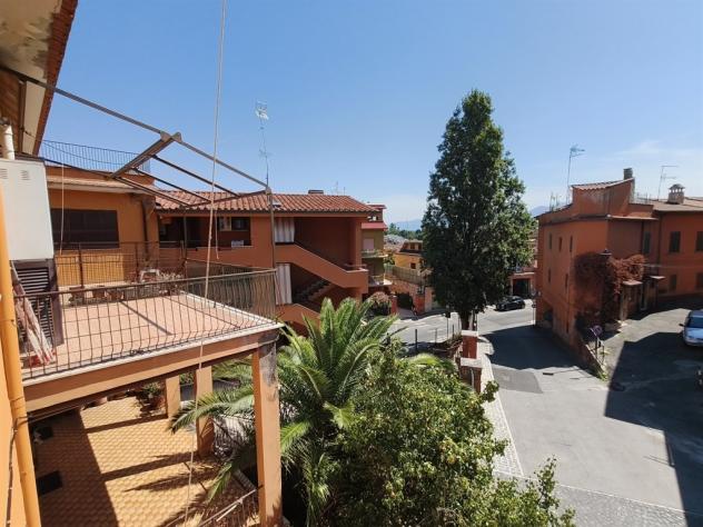 AMPIO TRILOCALE CON TERRAZZO - Foto 13