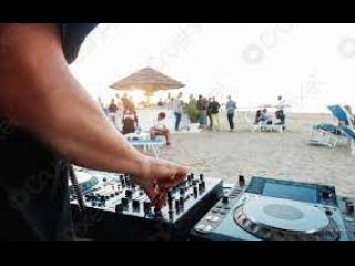 DJ -- GESTISCE FESTE E EVENTI FINE STAGIONE DI SETTEMBRE TOSCANA MARE