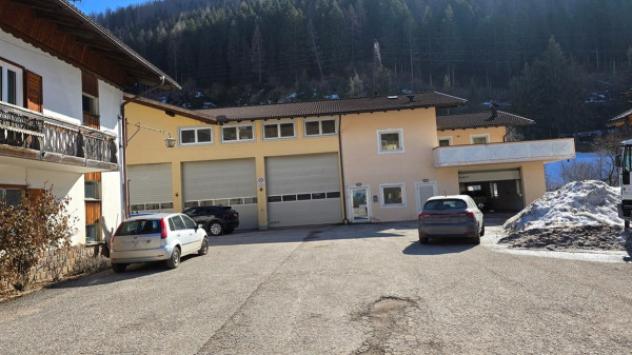 Immobile in asta con 4 locali e box auto in vendita a Moena