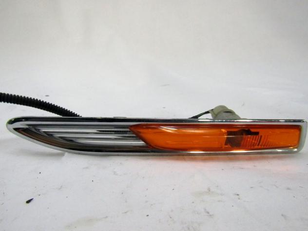 7S71-13K354-BE FRECCIA INDICATORE DI DIREZIONE PARAFANGO ANTERIORE SINISTRO FORD MONDEO SW 2.0 G 107KW 5M 5P (2009) RICAMBIO USATO