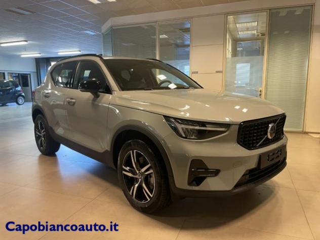 VOLVO XC40 B3 automatico Plus Dark KM0 rif. 23211336 - Foto 3
