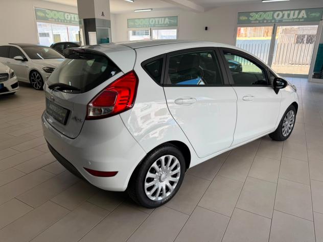 Ford Fiesta 1.5 TDCi 75CV 5 porte - Foto 4