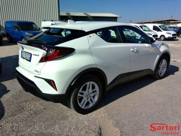 TOYOTA - C-HR - 1.8 Hybrid E-CVT Dynamic - Foto 3