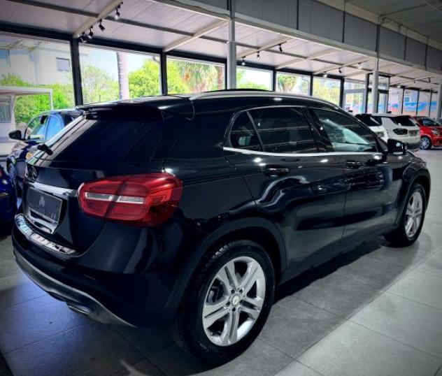 Mercedes-Benz GLA 200 d 136CV Executive Tetto Apribile - Foto 7