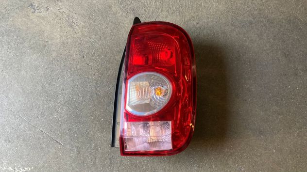 Fanale posteriore DX Dacia Duster del 2012