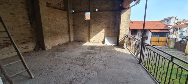 PEVERAGNO: Ampio caseggiato in centro paese - Foto 3
