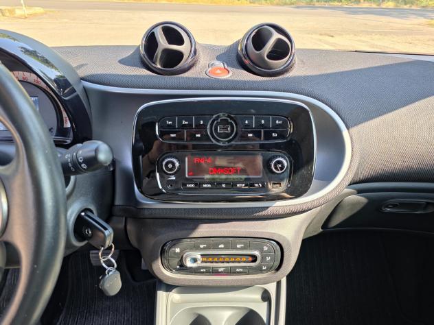 Smart ForTwo 70 1.0 twinamic Prime CV-71 E6 Automatico NEO 2017 - Foto 9