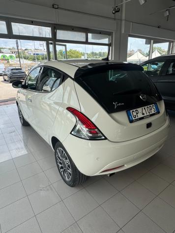 LANCIA YPSILON 1.0 HYBRID GOLD PLUS FULL OPTIONAL - Foto 5