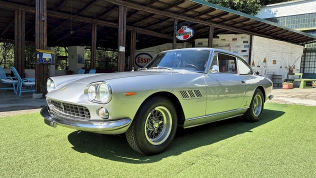 Ferrari 330 GT 2+2 I Serie 1964