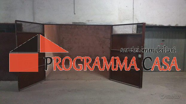 Vendesi box auto torvaianica centro via lisbona 20 mq 7500€ - Foto 3