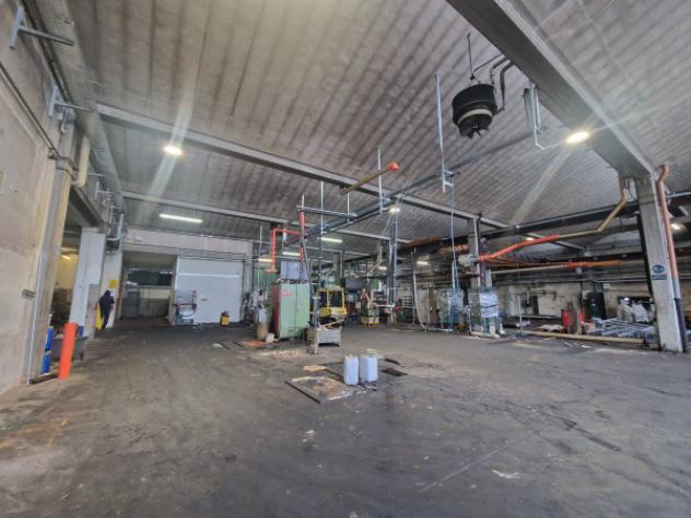 Immobile di 2400 m² con più di 5 locali in vendita a Pero - Foto 8