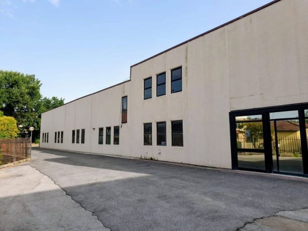 Vendo CAPANNONE con appartamento a Terni. - Foto 2