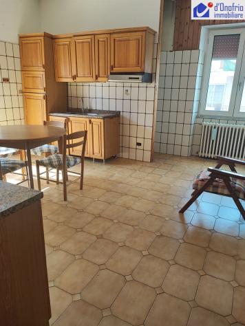 CAMPOBASSO ALLA VIA MONTELLO PROPONIAMO IN VENDITA UN APPARTAMENTO SITO AL TERZO PIANO PRIVO DI ASCENSORE - Foto 4