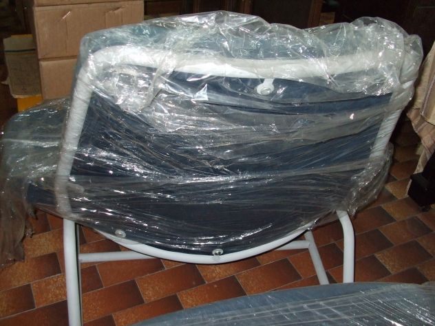 Poltrone moderne a seduta larga - Foto 3
