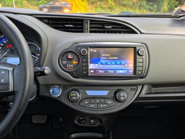 Toyota Yaris 1.5 Hybrid 5 porte Style E6 Automatica NEO 2014 - Foto 10