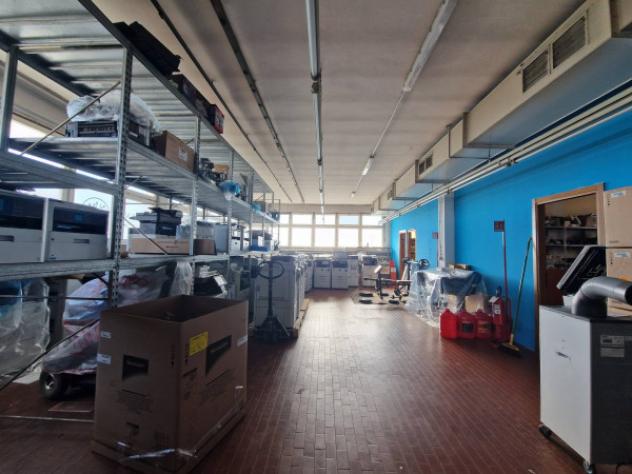 Immobile di 2545 m² con più di 5 locali in vendita a Lainate - Foto 20