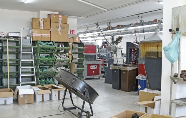 Due locali artigianali attigui nel “Condominio Elettra” - Foto 6