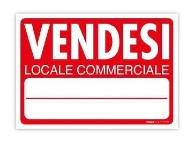 Negozio in vendita a Massa 52 mq  Rif: 1271261