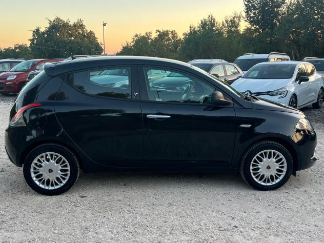 Lancia Ypsilon 1.2 69 CV 5 porte Silver - Foto 3