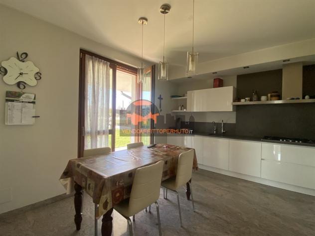 VILLA SINGOLA LIBERA SU QUATTRO LATI - Foto 10