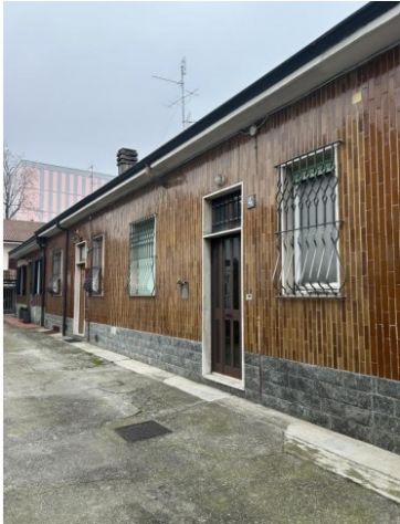 ASTA :PIOLTELLO (MI), Via Antonio Benci Pollaiuolo appartamento e area esterna