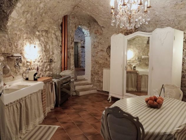 RIF.1209 Bellissimo appartamento in castello vicinanze Scheggino