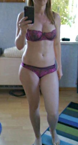 Donna di Imperia, 32 anni. Fisico Normale Tel: