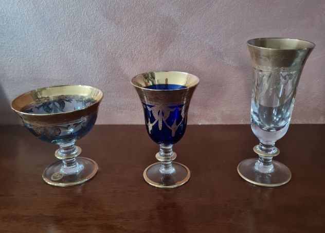 Set trittico bicchieri in cristallo e decori oro di cui uno - Foto 6